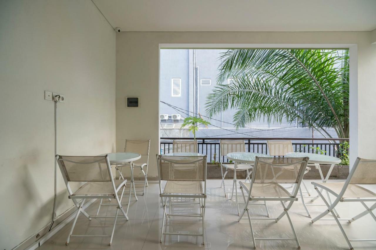 Oyo 697 Olivia Inn Denpasar Легиан Экстерьер фото