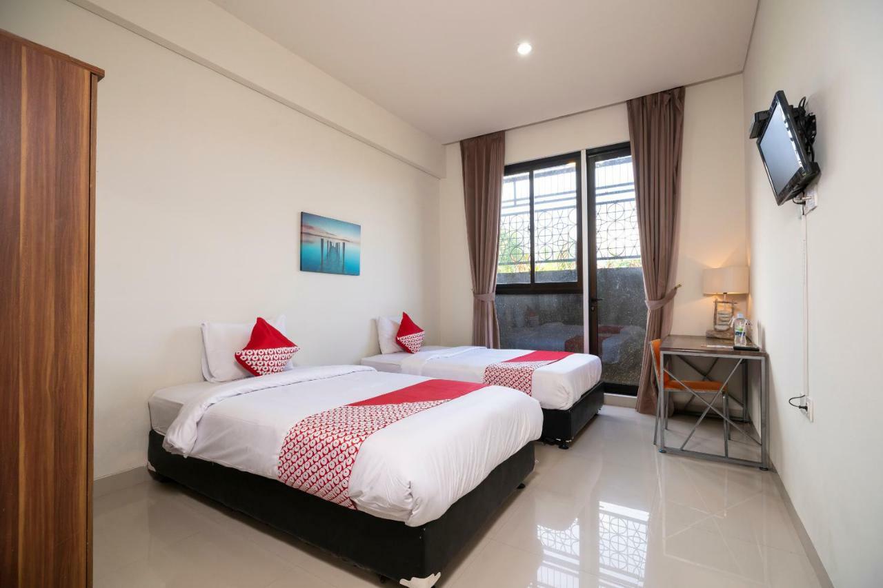Oyo 697 Olivia Inn Denpasar Легиан Экстерьер фото