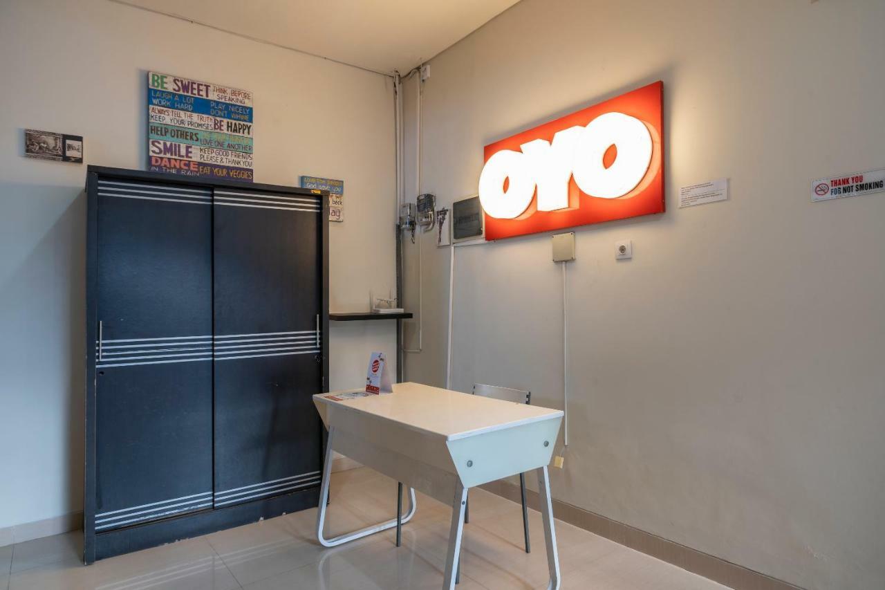 Oyo 697 Olivia Inn Denpasar Легиан Экстерьер фото