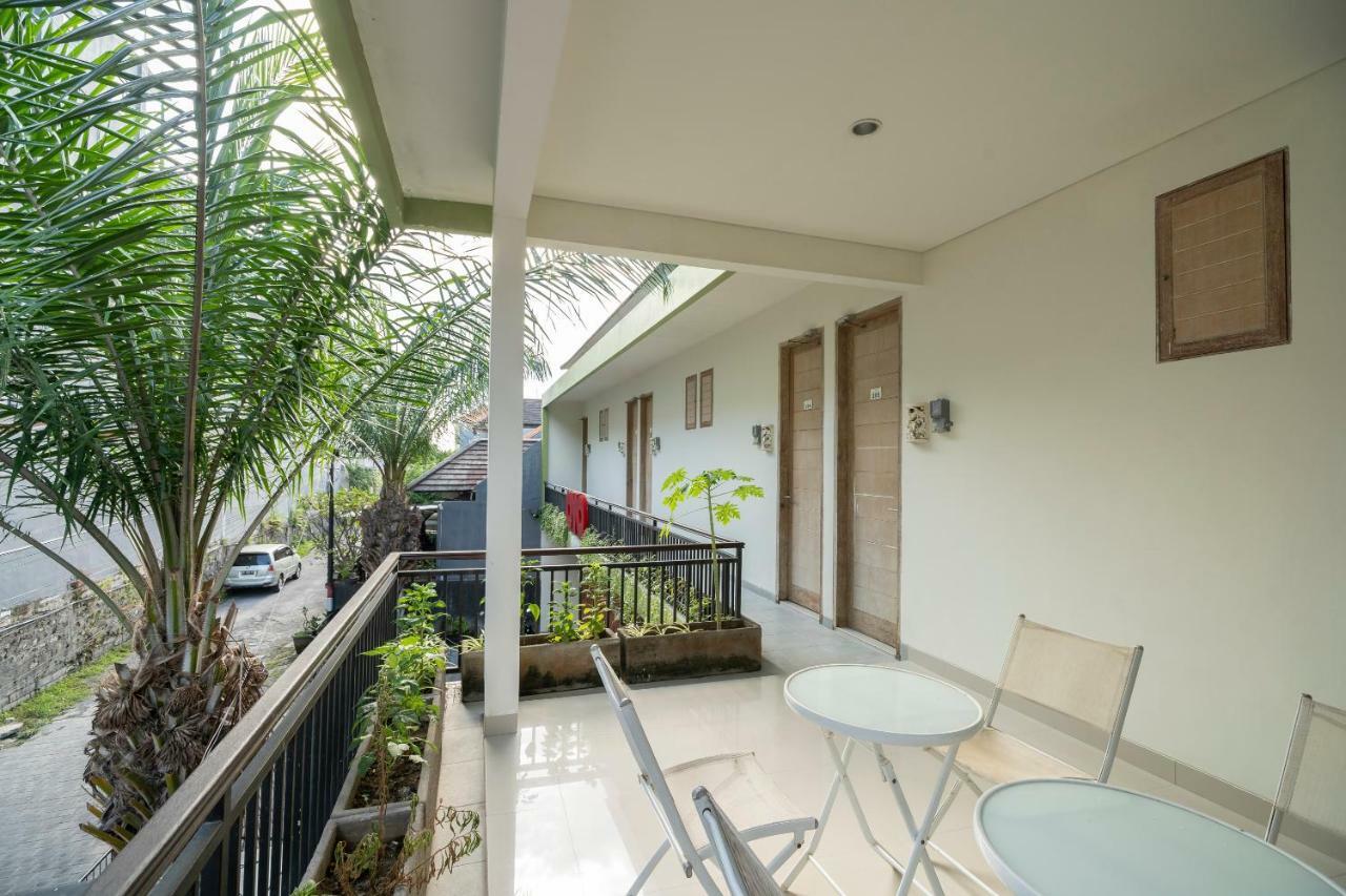 Oyo 697 Olivia Inn Denpasar Легиан Экстерьер фото