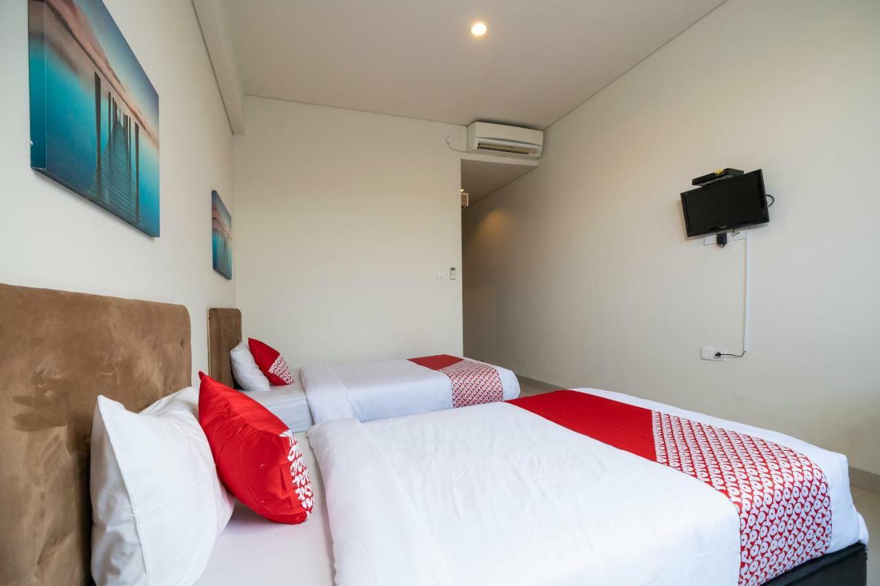 Oyo 697 Olivia Inn Denpasar Легиан Экстерьер фото