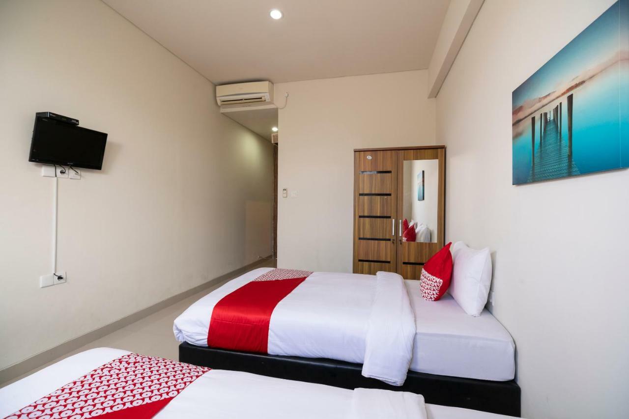 Oyo 697 Olivia Inn Denpasar Легиан Экстерьер фото