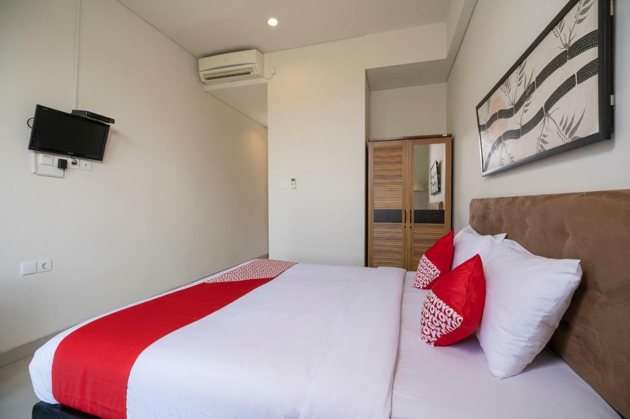 Oyo 697 Olivia Inn Denpasar Легиан Экстерьер фото