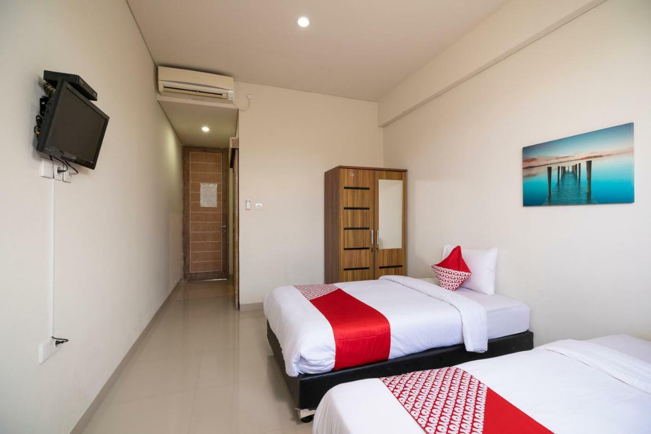 Oyo 697 Olivia Inn Denpasar Легиан Экстерьер фото