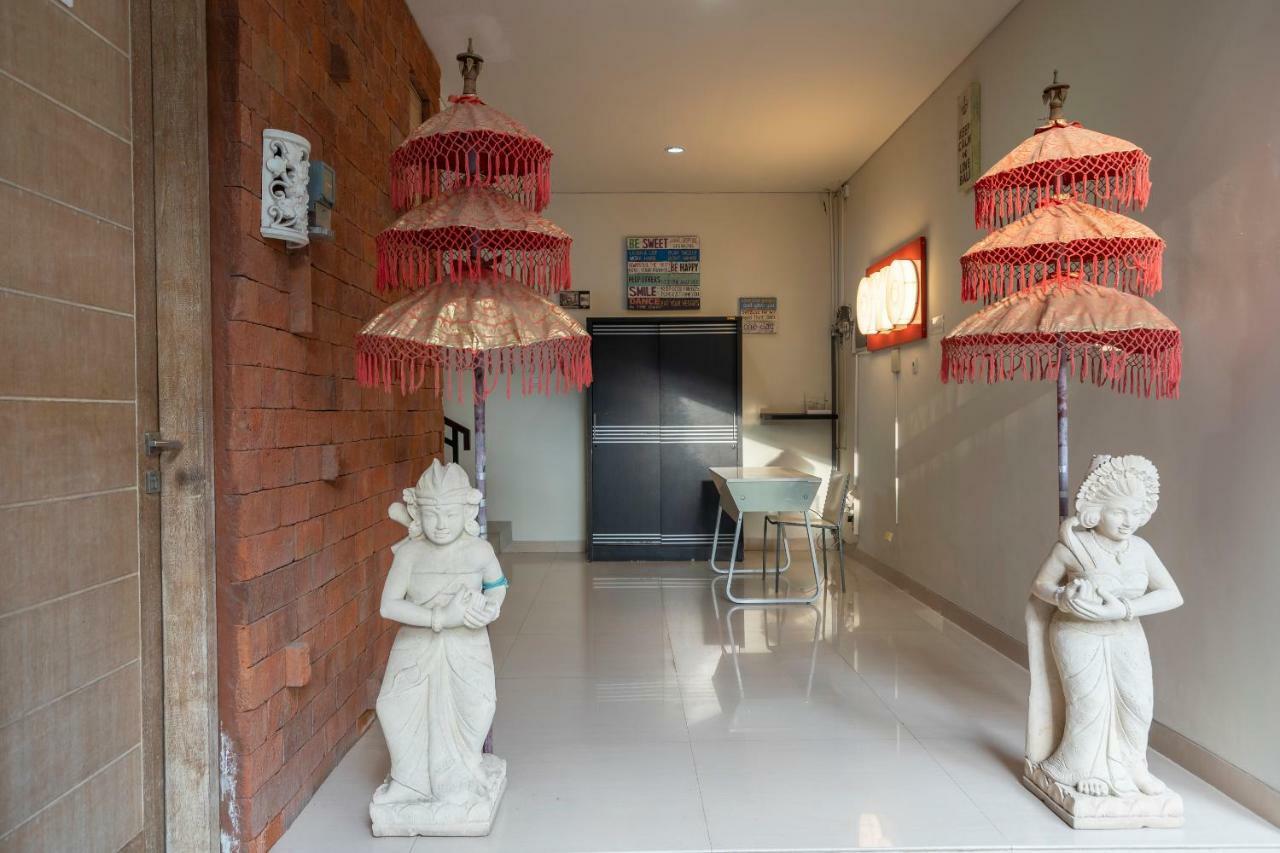 Oyo 697 Olivia Inn Denpasar Легиан Экстерьер фото